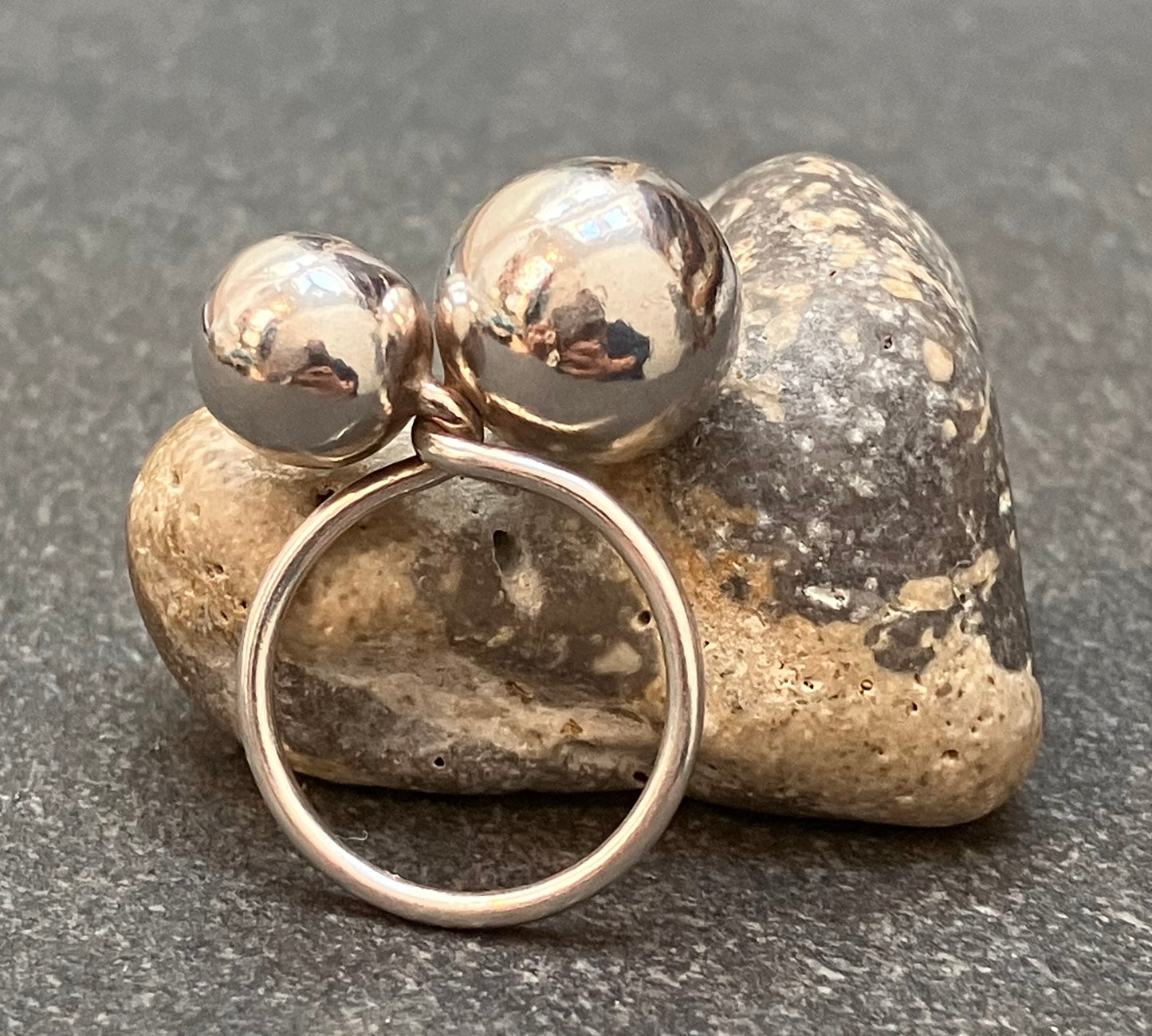 Vintage sterling silver sphere ring.