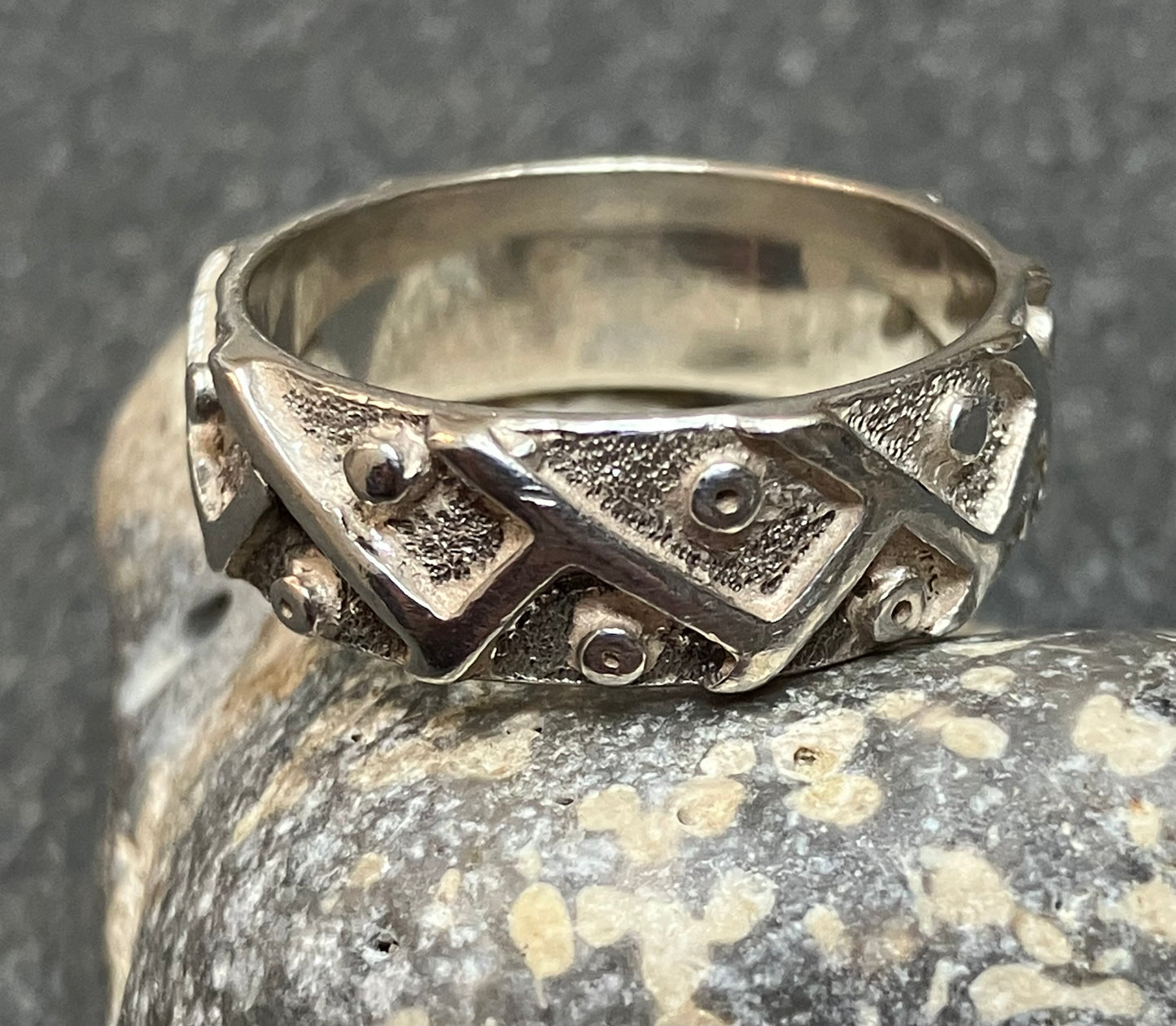 Vintage sterling silver handmade artisan ring.