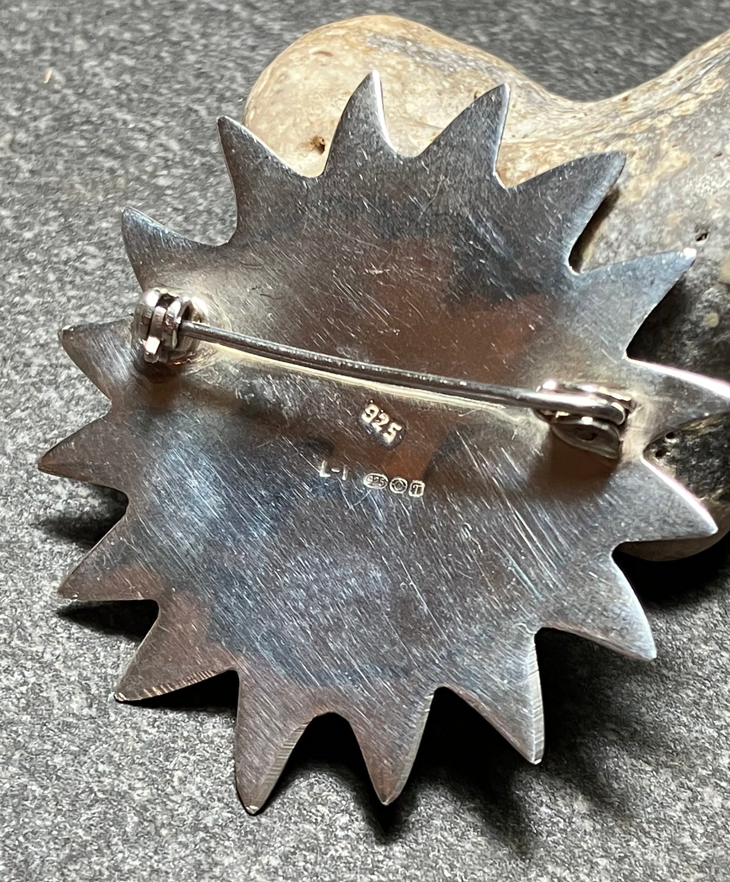 Absolutely fantastic vintage sterling silver sun brooch. 1993