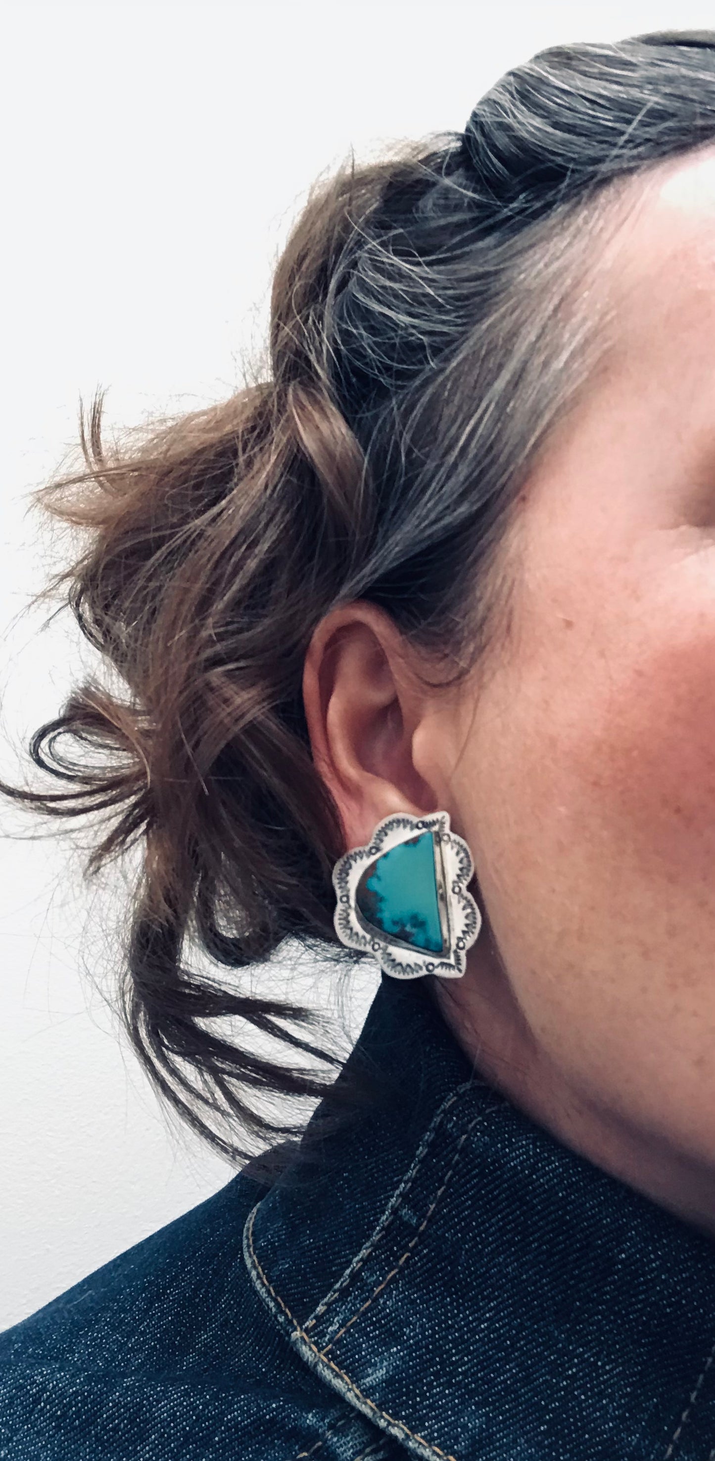 Statement vintage sterling silver Native American clip earrings with stunning Campitos turquoise from Mexico. 1983