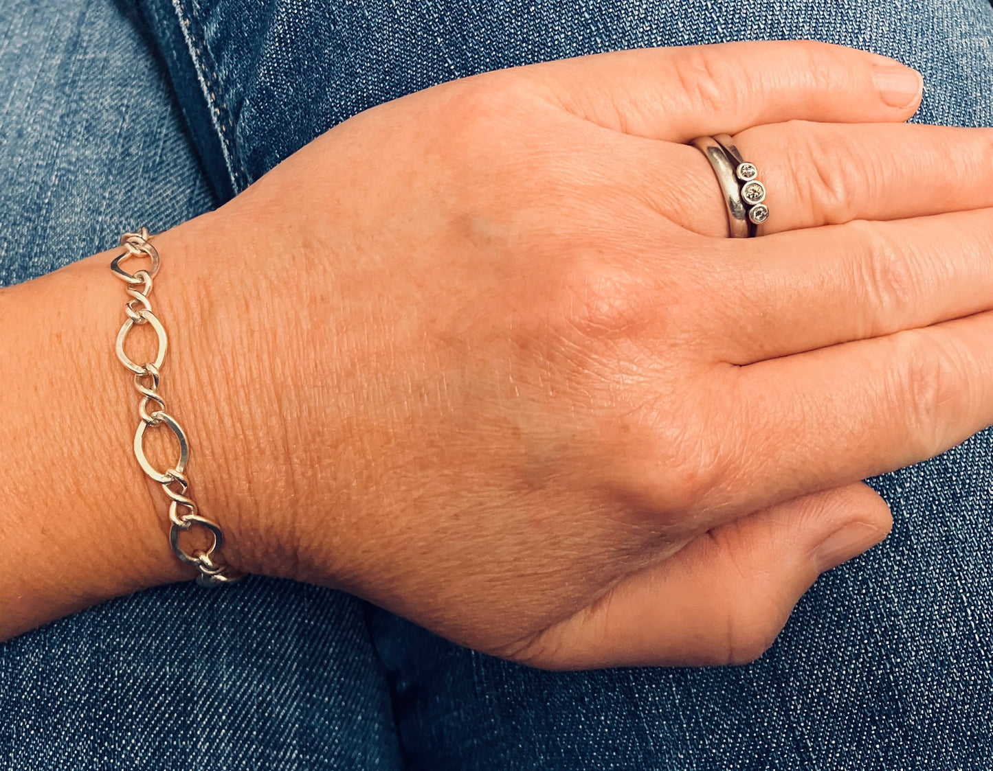 Absolutely beautiful vintage sterling silver bracelet with heart padlock. 1978