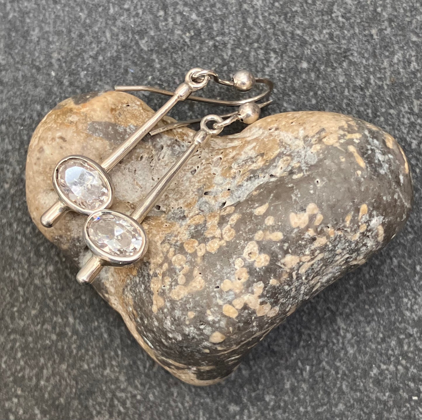 Beautiful delicate vintage sterling silver earrings with cut quartz crystal stones.