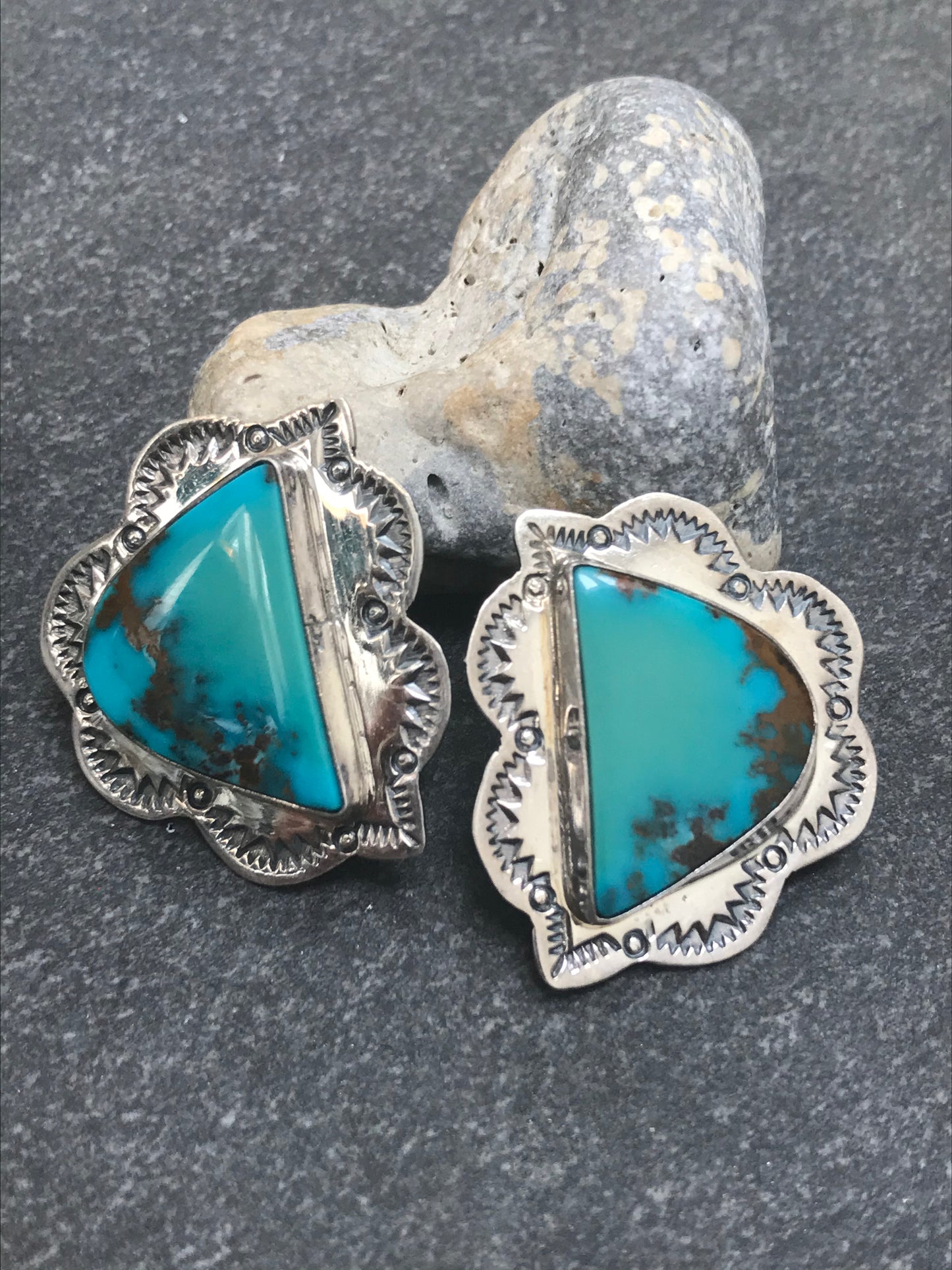 Statement vintage sterling silver Native American clip earrings with stunning Campitos turquoise from Mexico. 1983