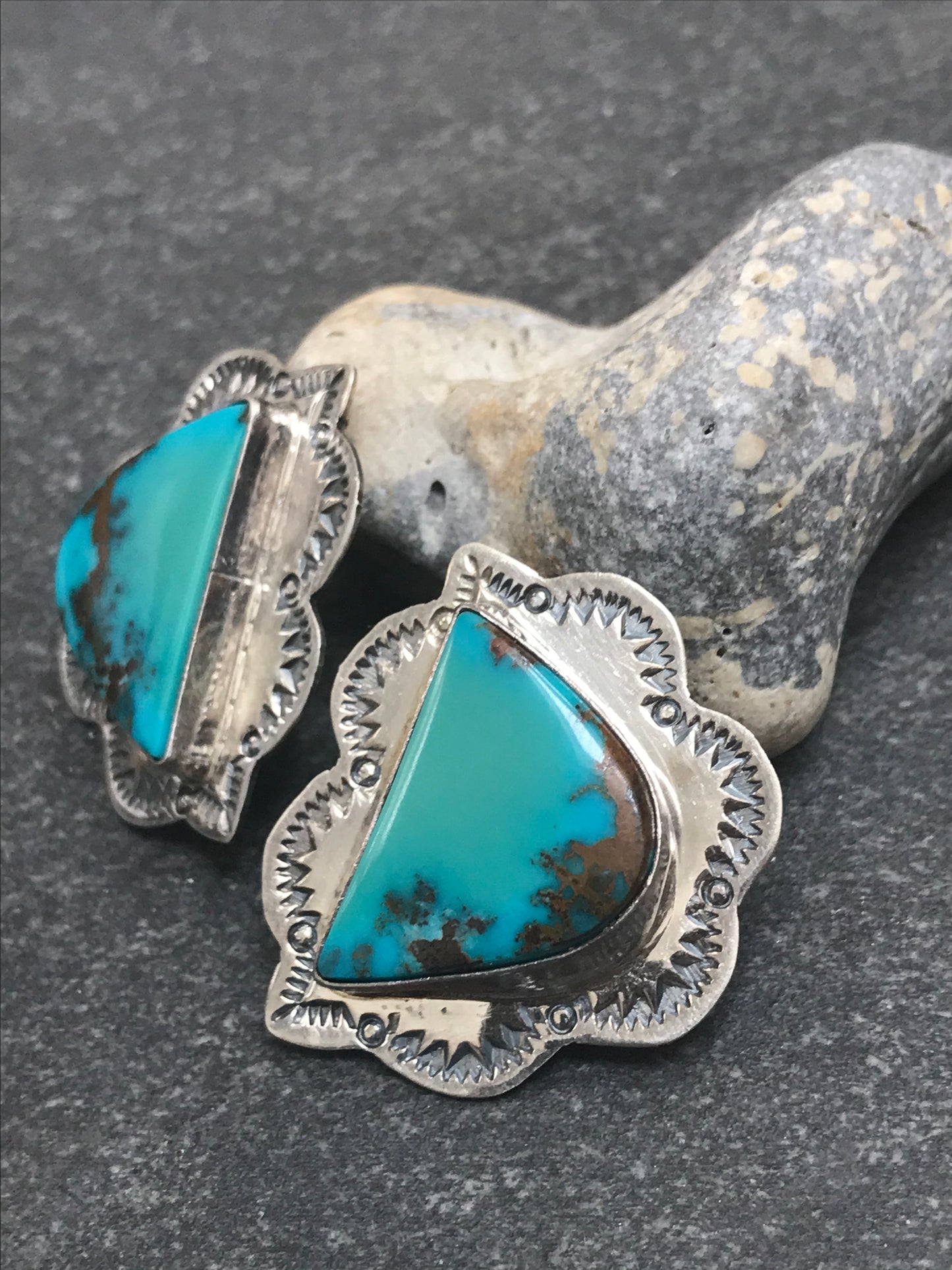 Statement vintage sterling silver Native American clip earrings with stunning Campitos turquoise from Mexico. 1983