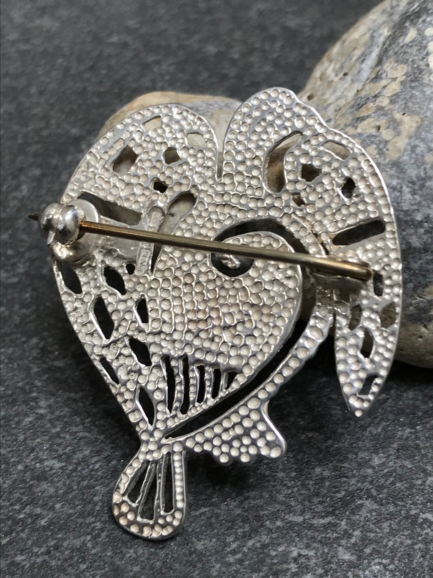 Amazing vintage sterling silver bird brooch