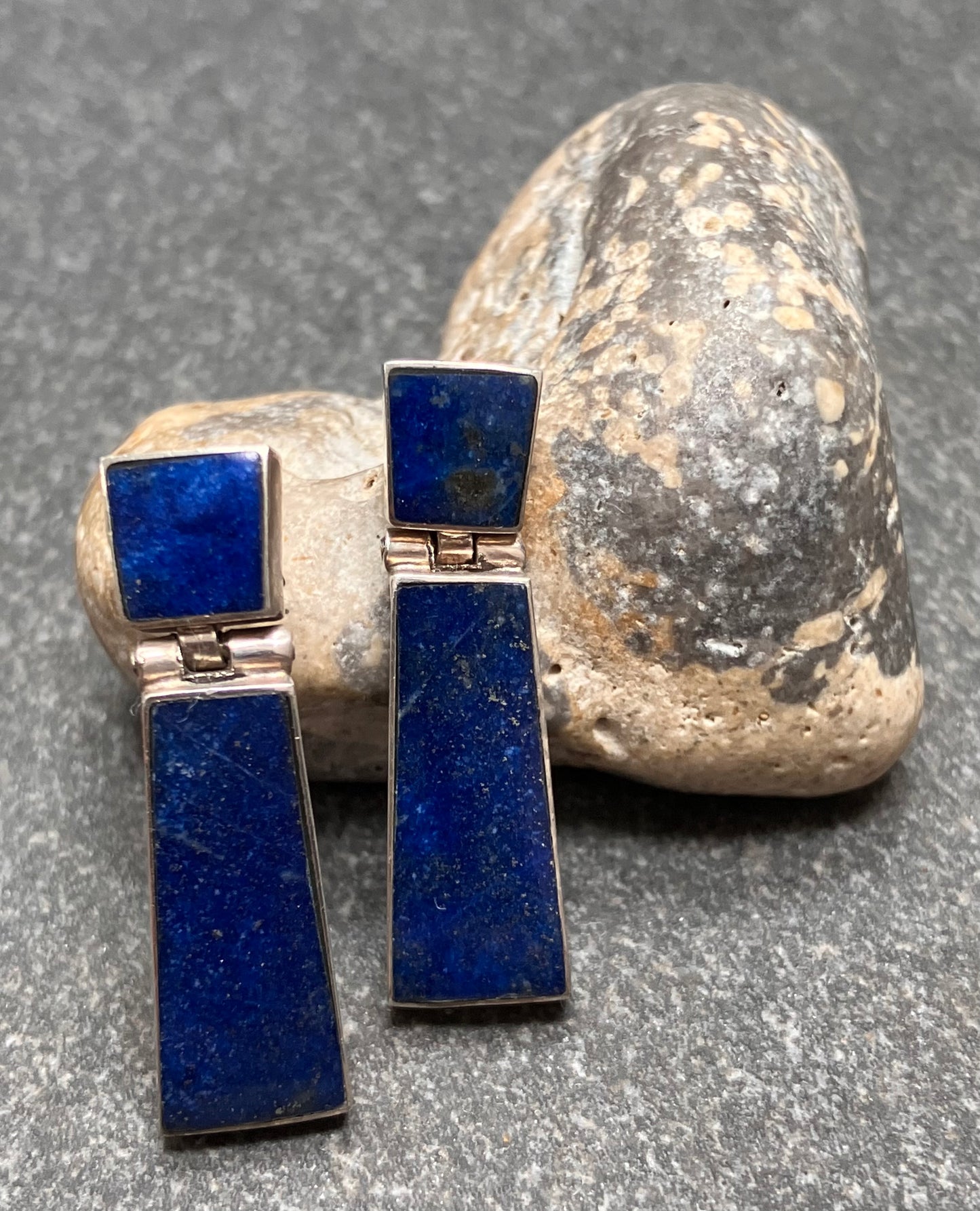 Vintage hinged sterling silver lapis lazuli earrings