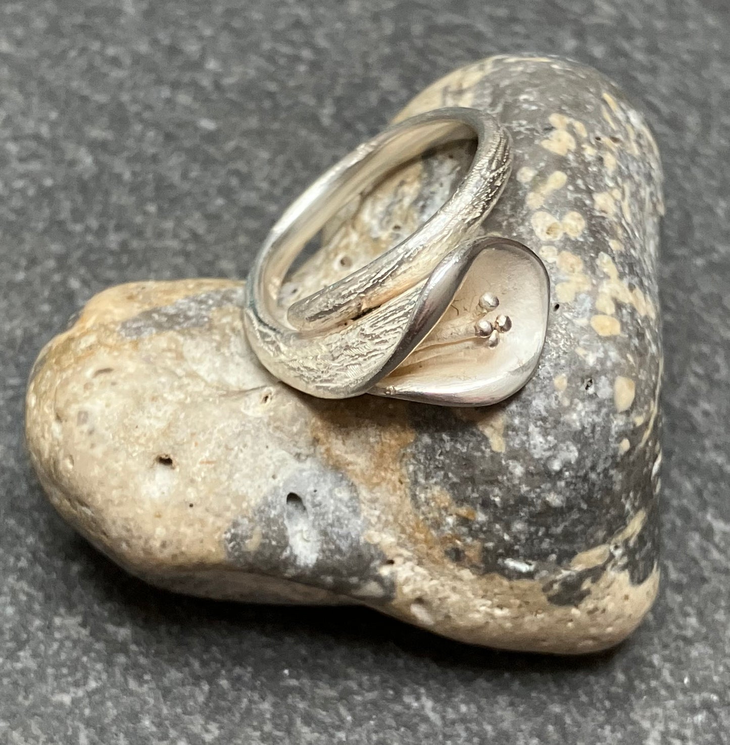 Delicate vintage sterling lily ring